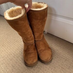 Tall women’s chestnut Uggs
